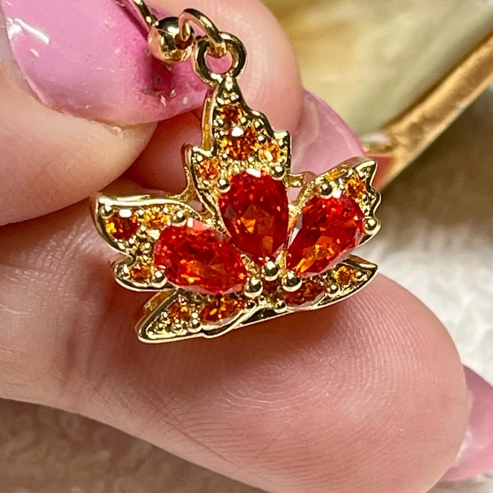 🍁Stunning Gold and Red Earrings maple leaf - Picture 4 of 9